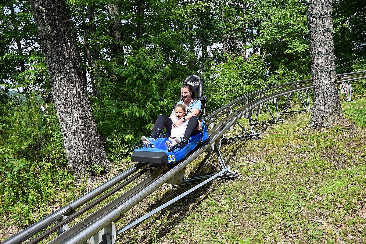 Scenic hidden gems in Wears Valley Tennessee with mountain views and quiet roads