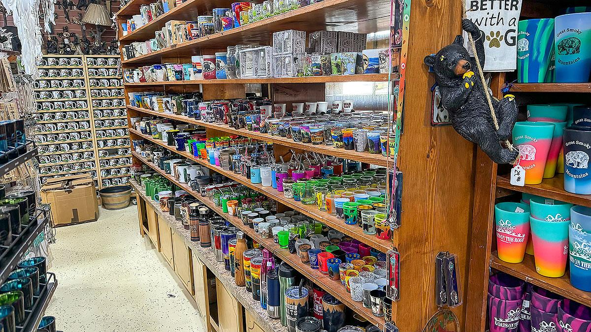 Quick stop attractions in Wears Valley Tennessee with scenic mountain views