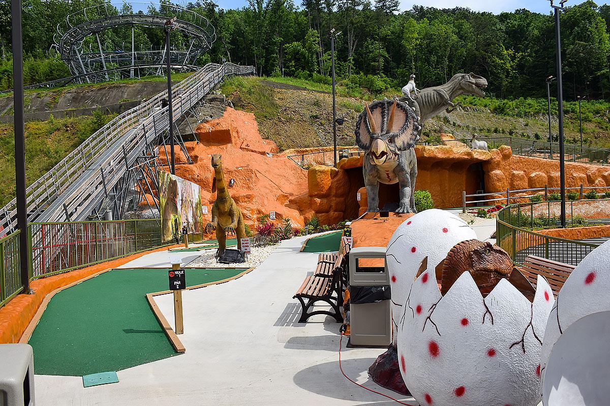 Scenic views and attractions in Wears Valley Tennessee near Pigeon Forge